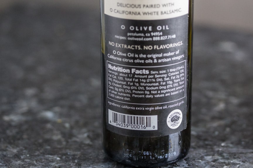 O olive oil label closeup