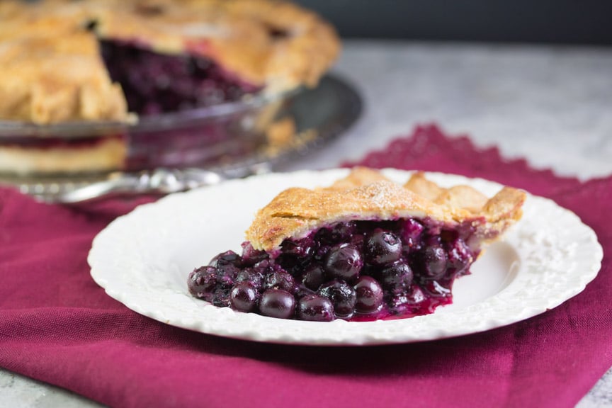 low FODMAP blueberry pie slice