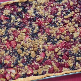 Crumb topped berry slab pie NEW