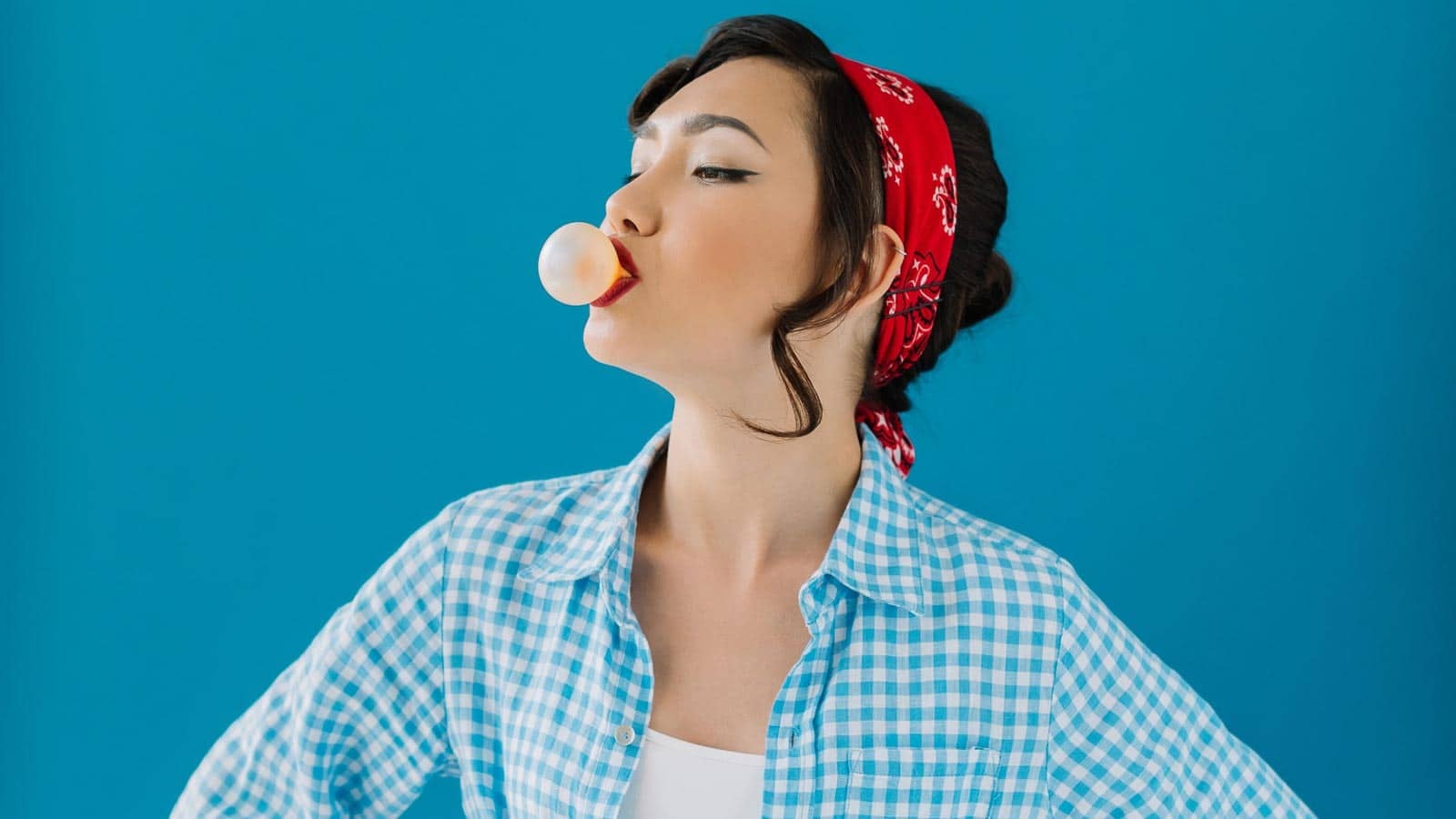 woman blowing bubbles. lightfieldstudios via 123rf.