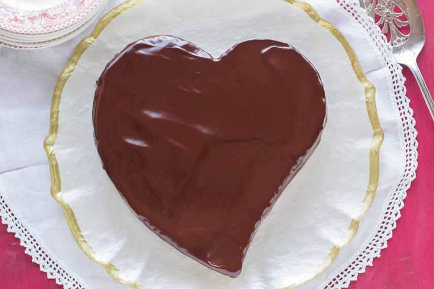 heart of gold flourless chocolate cake; simple plain chocolate ganache glaze