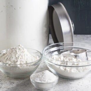 FODMAP Everyday® All-Purpose Low FODMAP Gluten-Free Flour ingredients in glass bowls