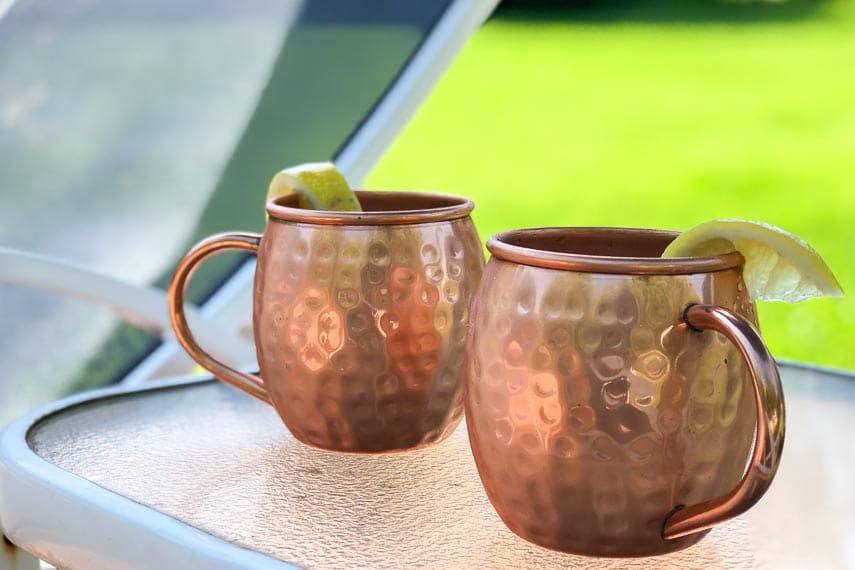 low FODMAP Moscow mule in chilled mugs