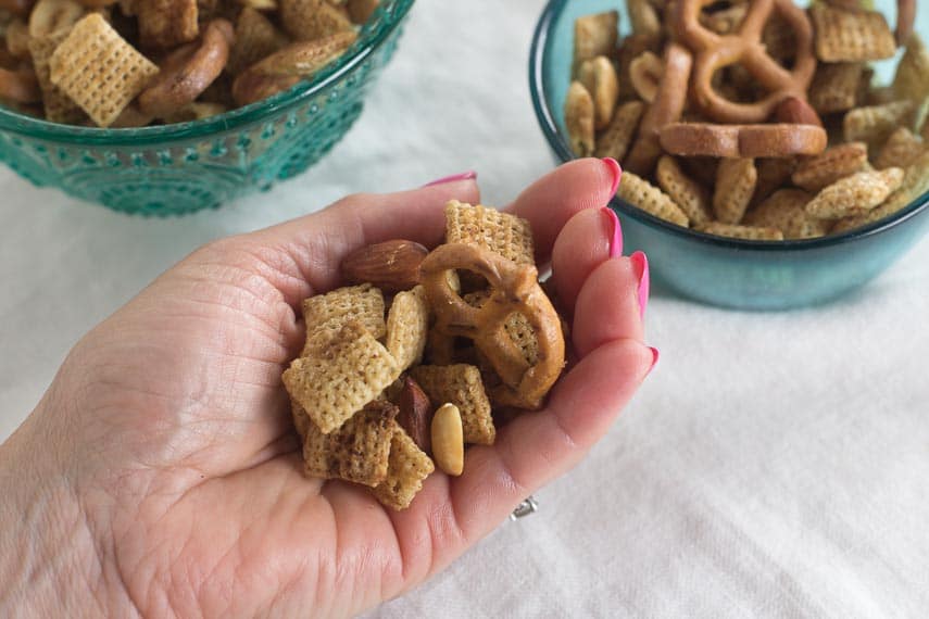 serving size of low FODMAP Chex Mix snack