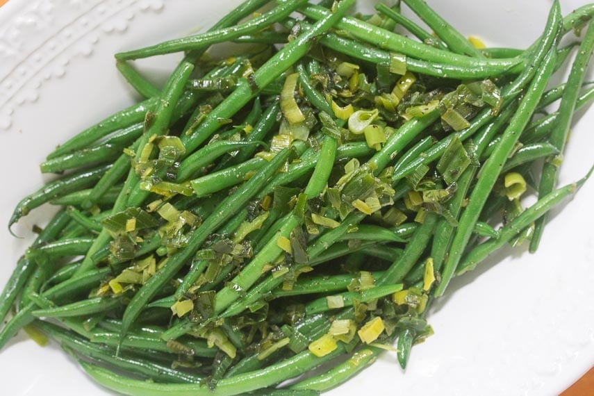 Low FODMAP Triple “Onion” Green Beans closeup