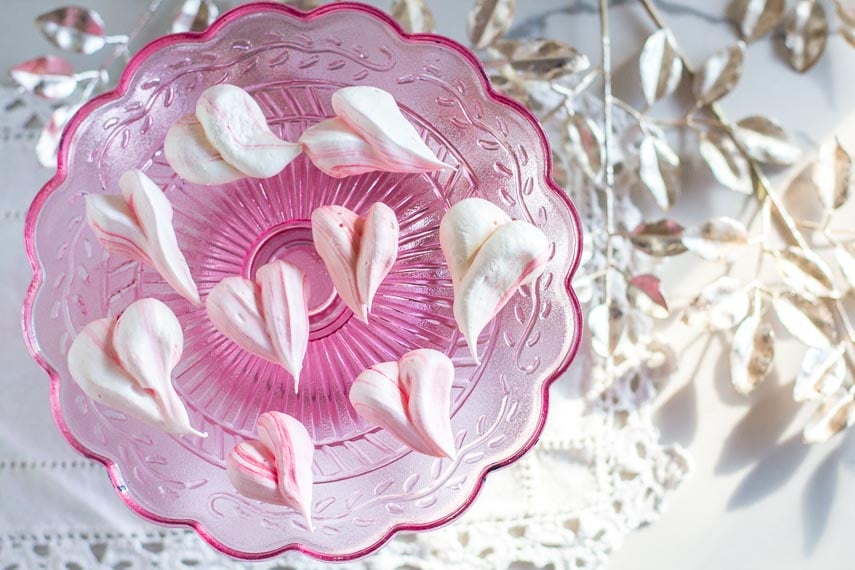 Low FODMAP Peppermint Meringues on pink glass plate
