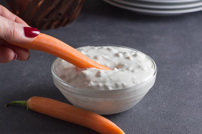 low FODMAP blue cheese dip and dressing in a clear glass bowl