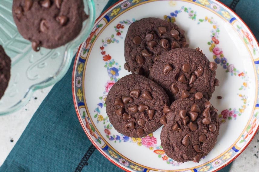 low fodmap double chocolate shortbread cookies on floral plate