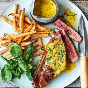 p73 cropped Steak with Béarnaise Sauce & frites