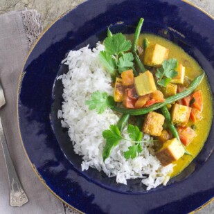 low FODMAP Thai curry with tofu & green beans