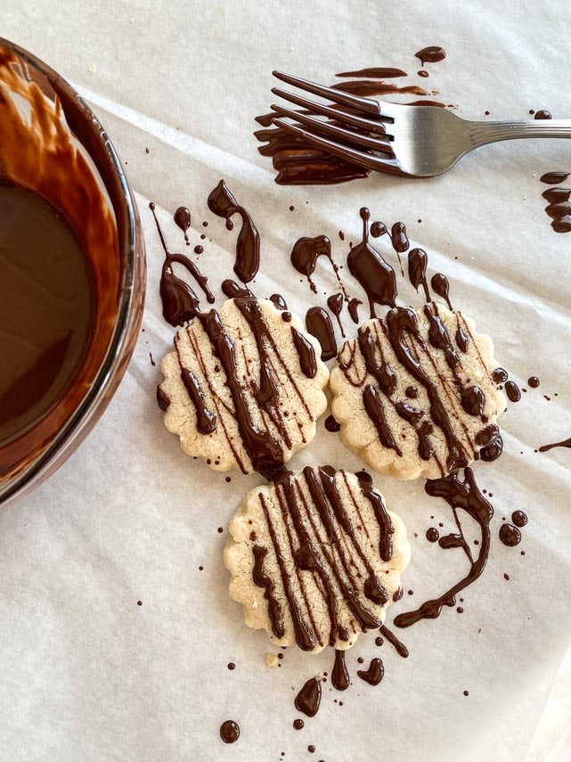 melted chocolate drizzled on baked and cooled low FODMAP shortbread