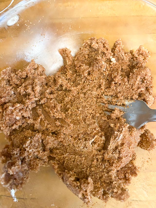making brown sugar cinnamon filling