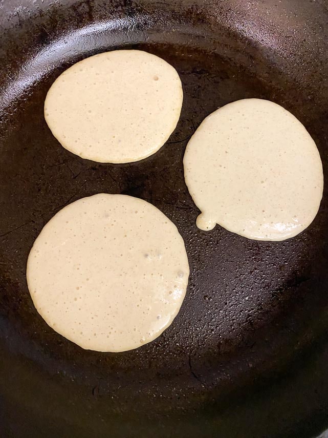 making pancakes in nonstick pan