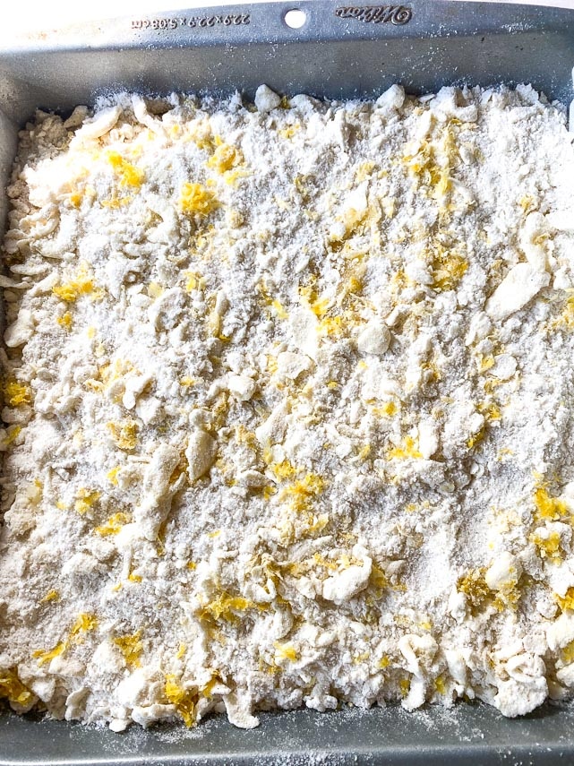 sprinkle crumb topping on top of batter