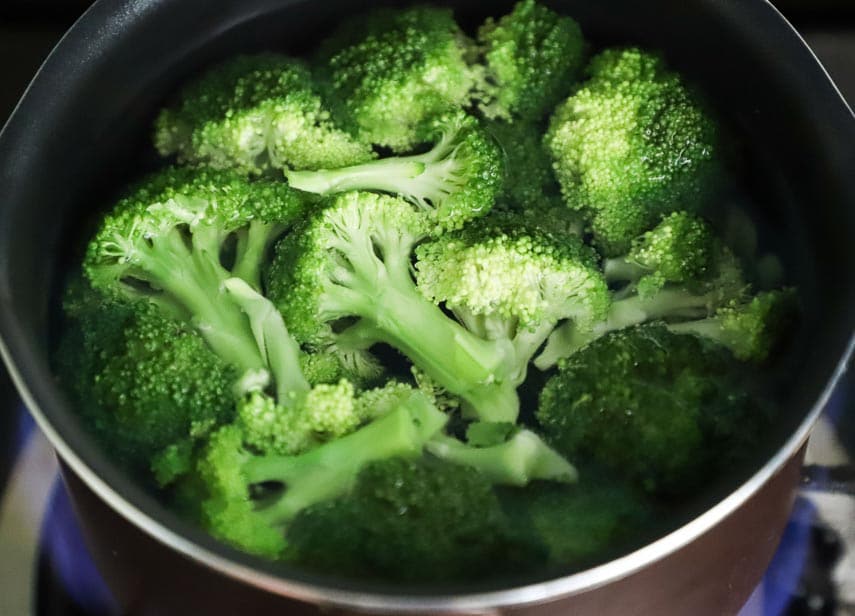 blanched broccoli in water