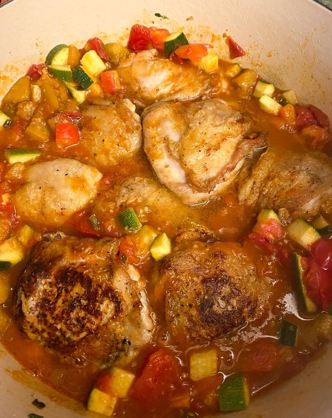 low-FODMAP-chicken-ratatouille-cooking-in-pot