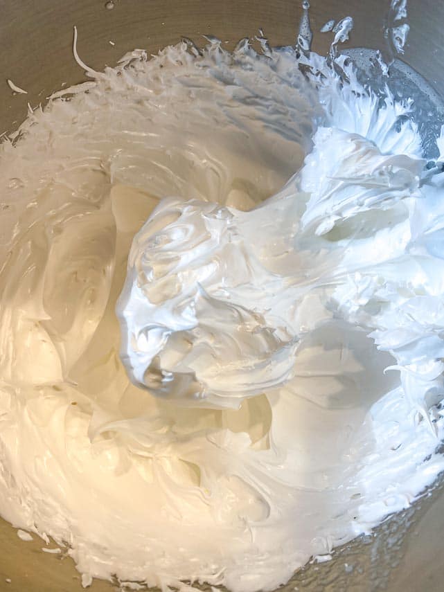marshmallow frosting in bowl_