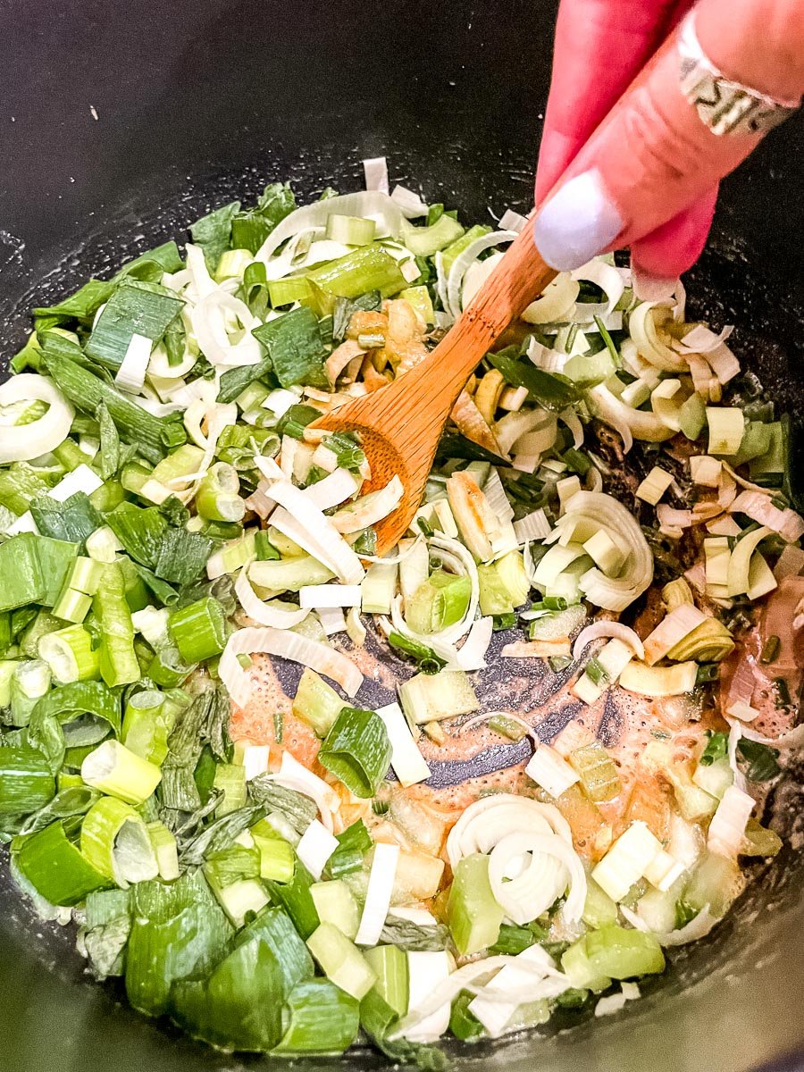 adding aromatics to roux in pot