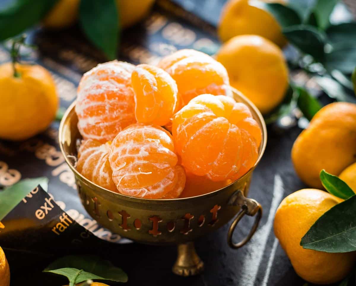 peeled clementines in bowl