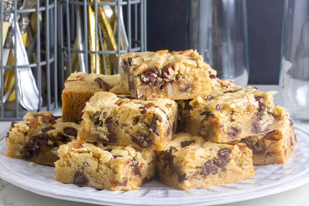 cookie-dough-blondies-on-a-white-plate.