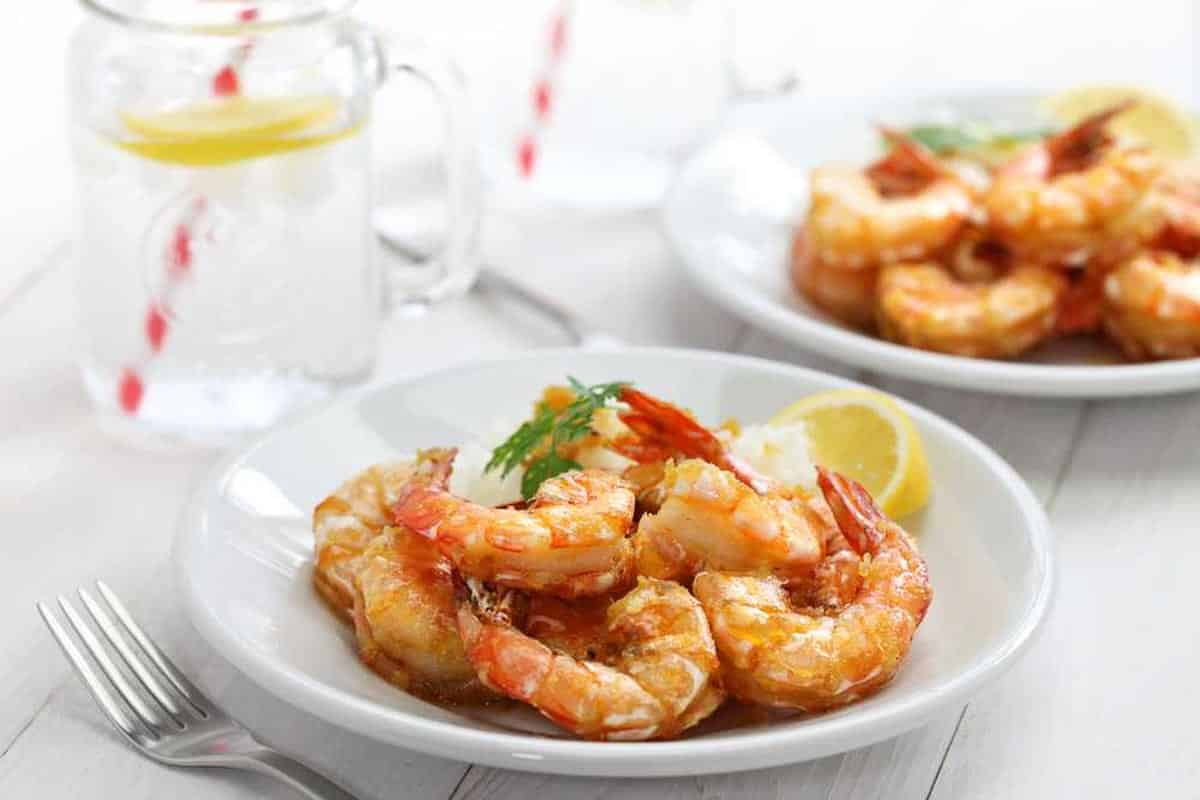 garlic-shrimp-on-plate