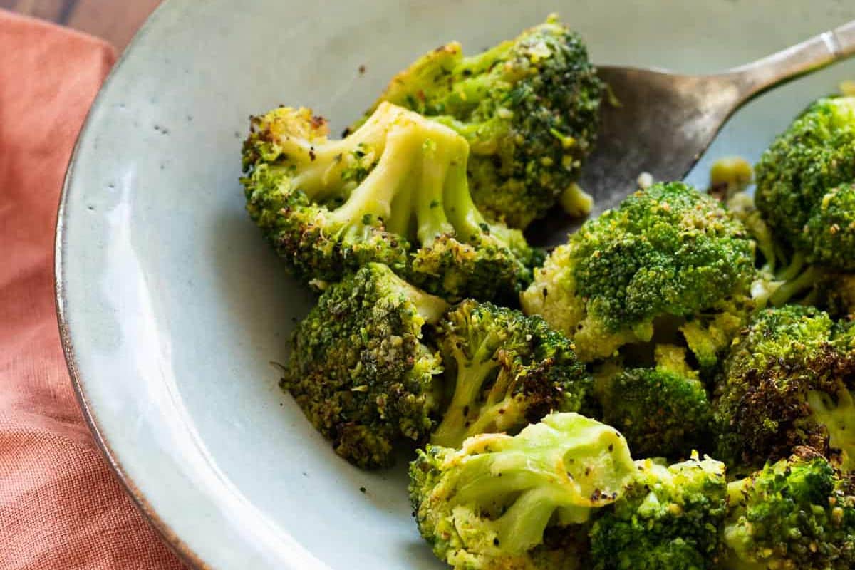 air-fryer-frozen-broccoli-3