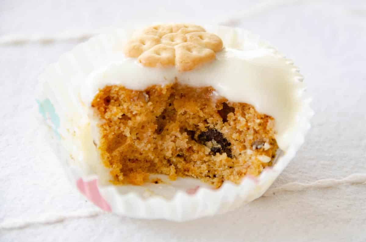 carrot-cupcake-easy- on white wrapper recipe-DSC0782-scaled.