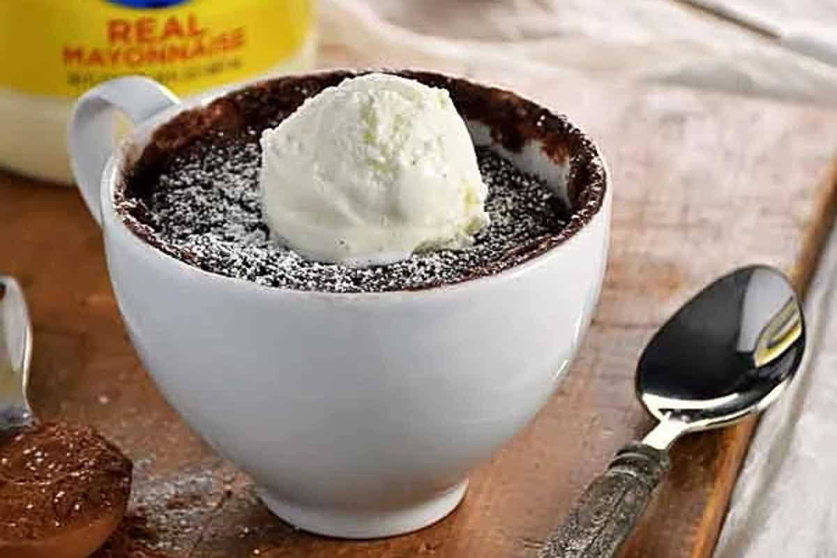 gooey-chocolate-mug-cake-0151x600.