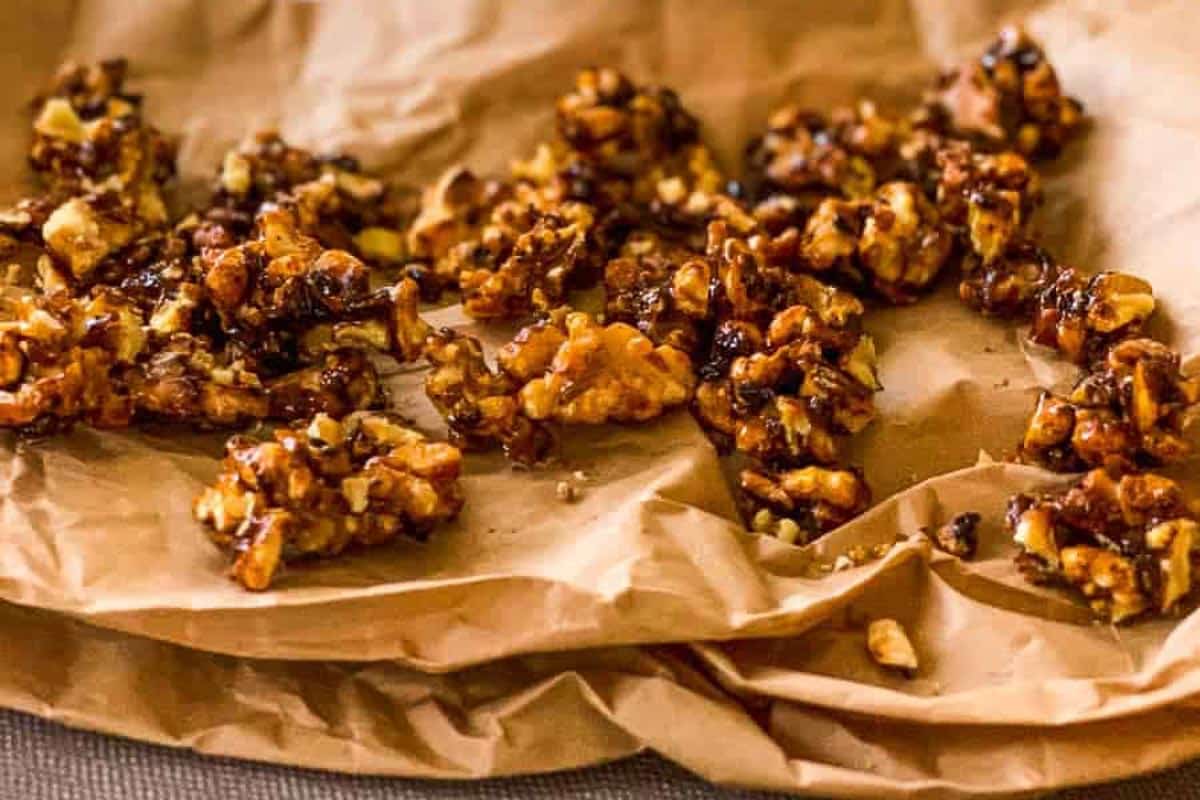 salty-spicy-candied-walnuts-4