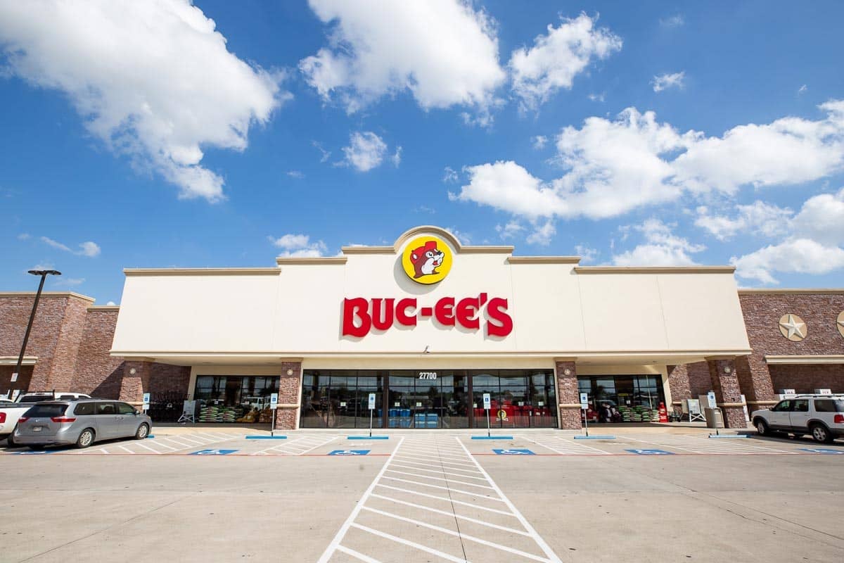 Buc-ee’s Store Front-2.