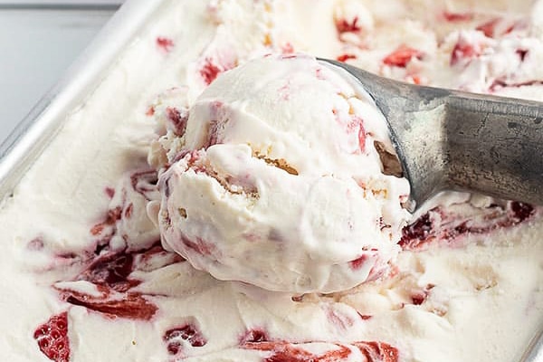 Strawberry-No-Churn-Ice-Cream-blog-3.