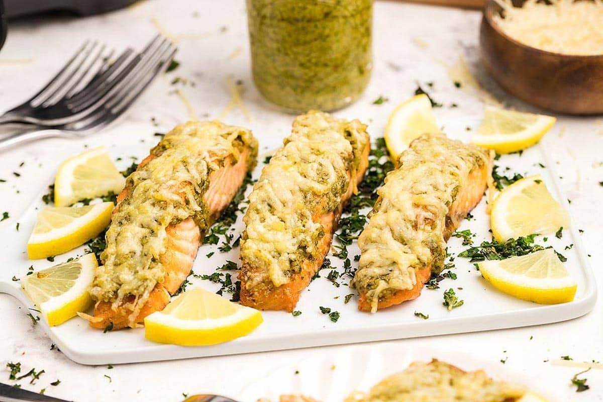 air_fryer_parmesan_pesto_crusted_salmon_fillets_bella_bucchiotti_14.