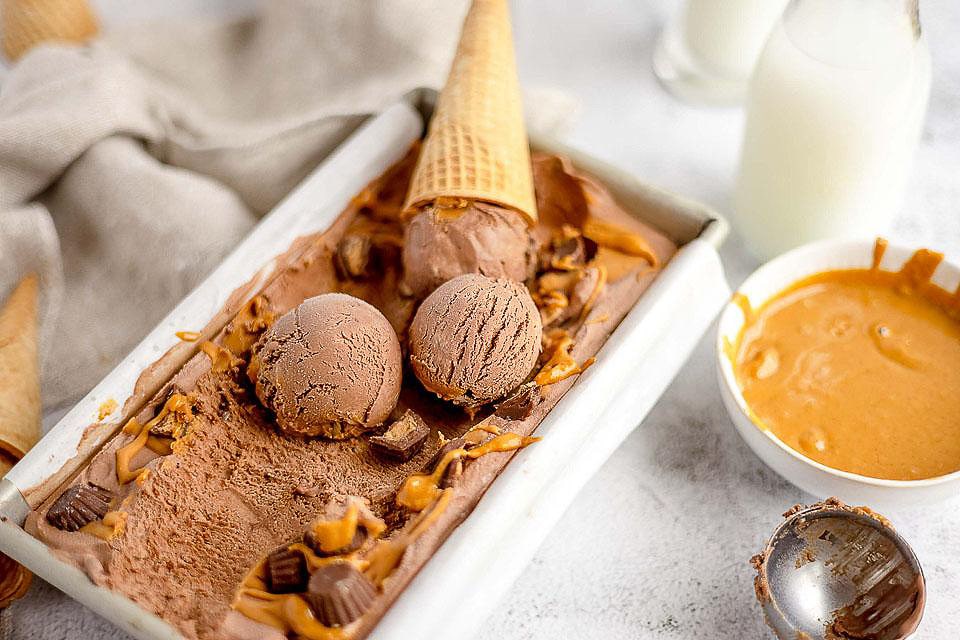 chocolate_peanut_butter_ice_cream_bella_bucchiotti_17.