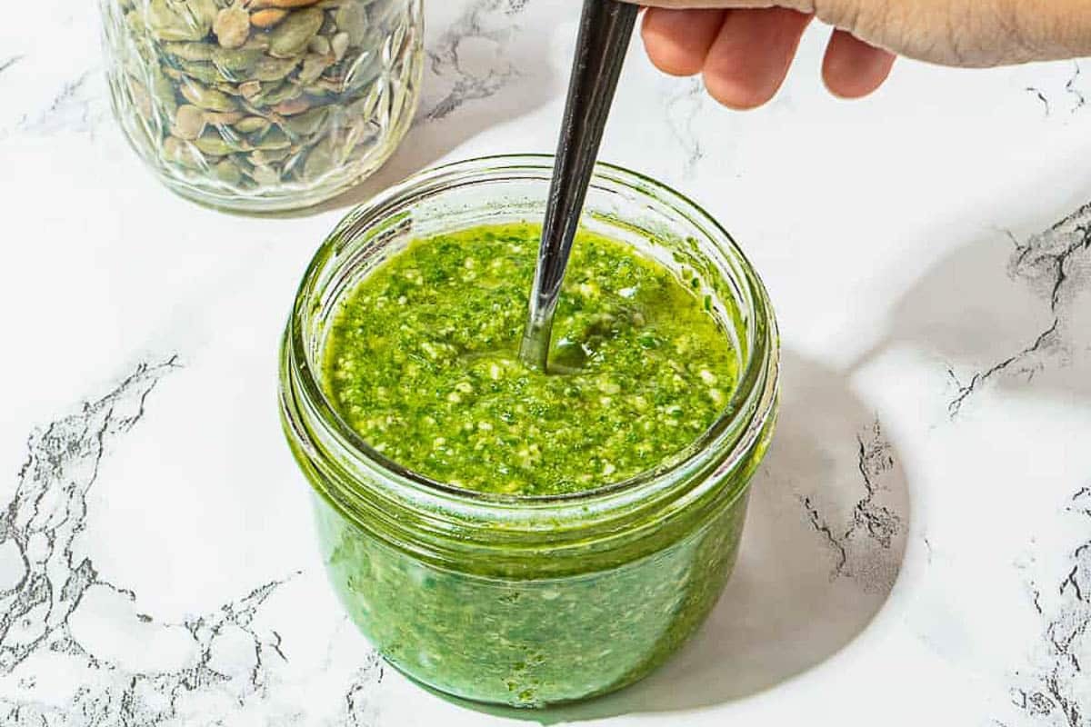 garlic-mustard-pesto-with-pepitas-4.