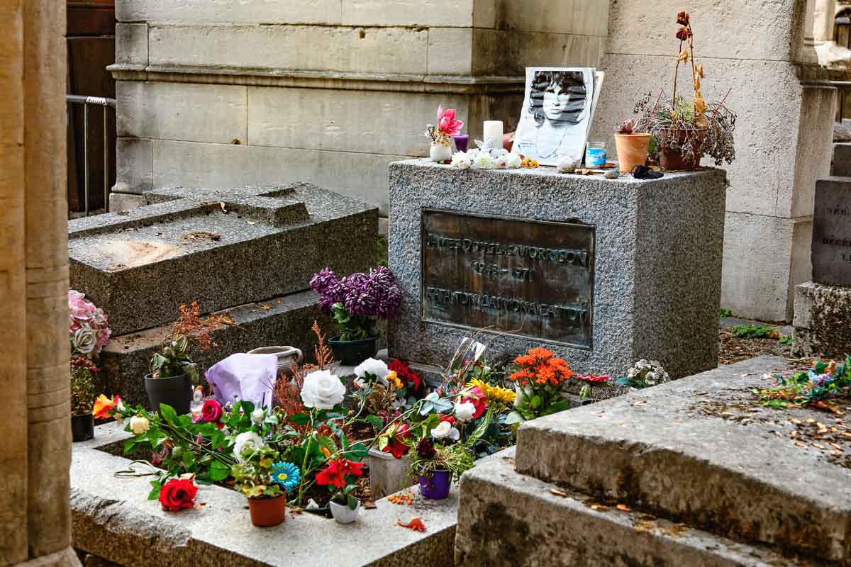 Jim Morrison grave.
