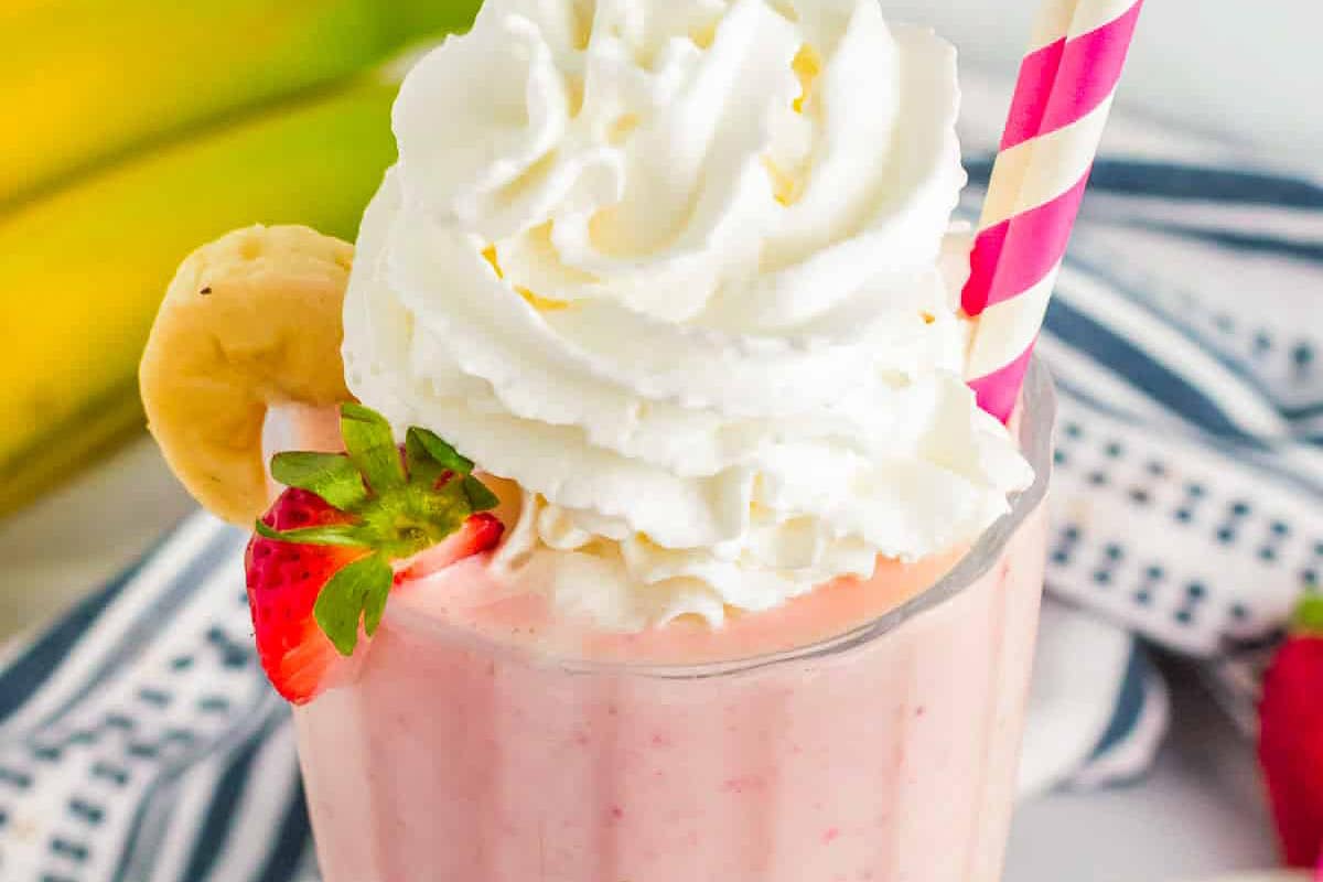 Strawberry-banana-milkshake-5-2-2.