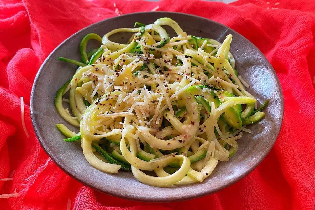 zucchini-alfredo-keto.