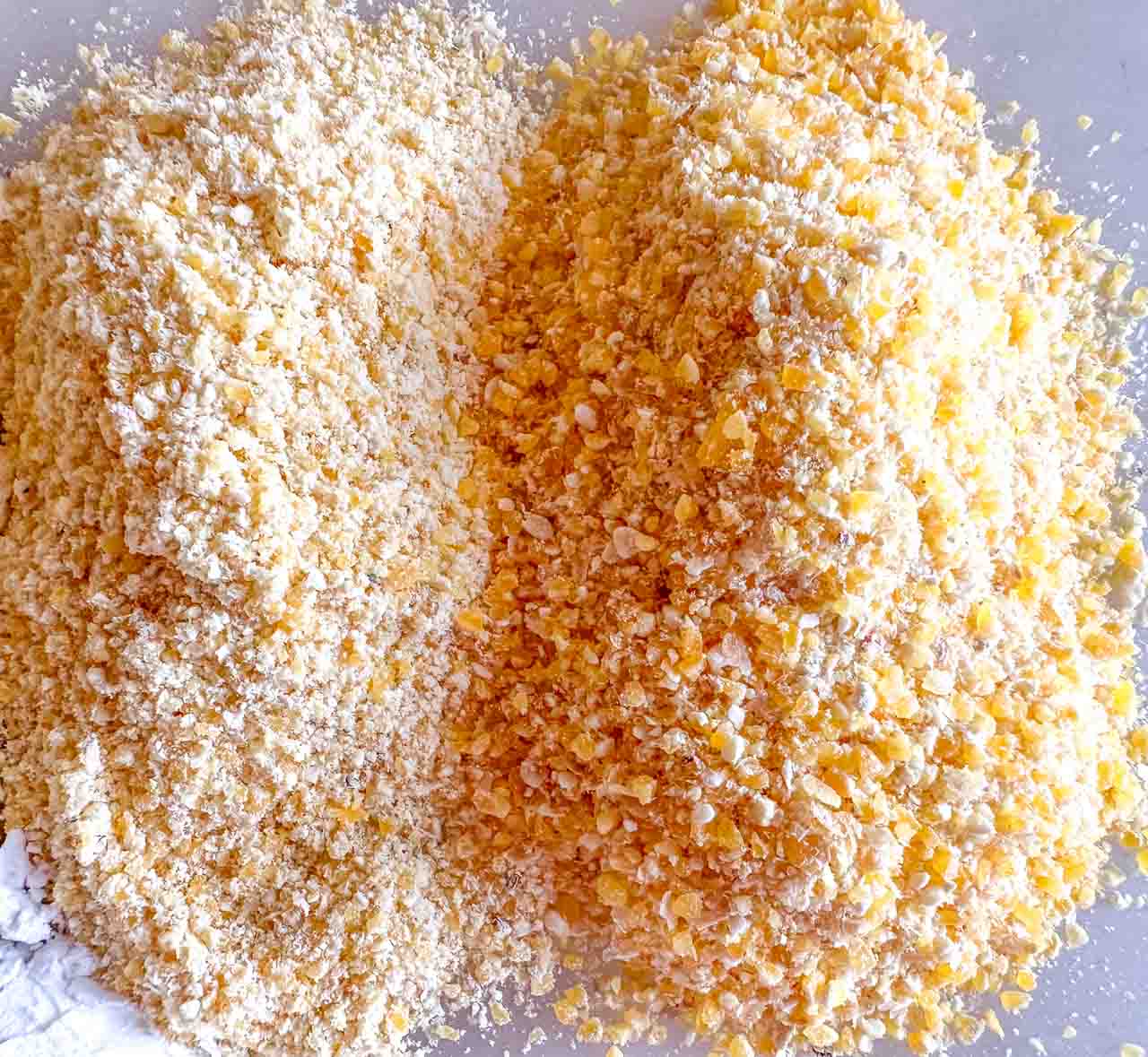 closeup comparison of medium and coarse ground cornmeal