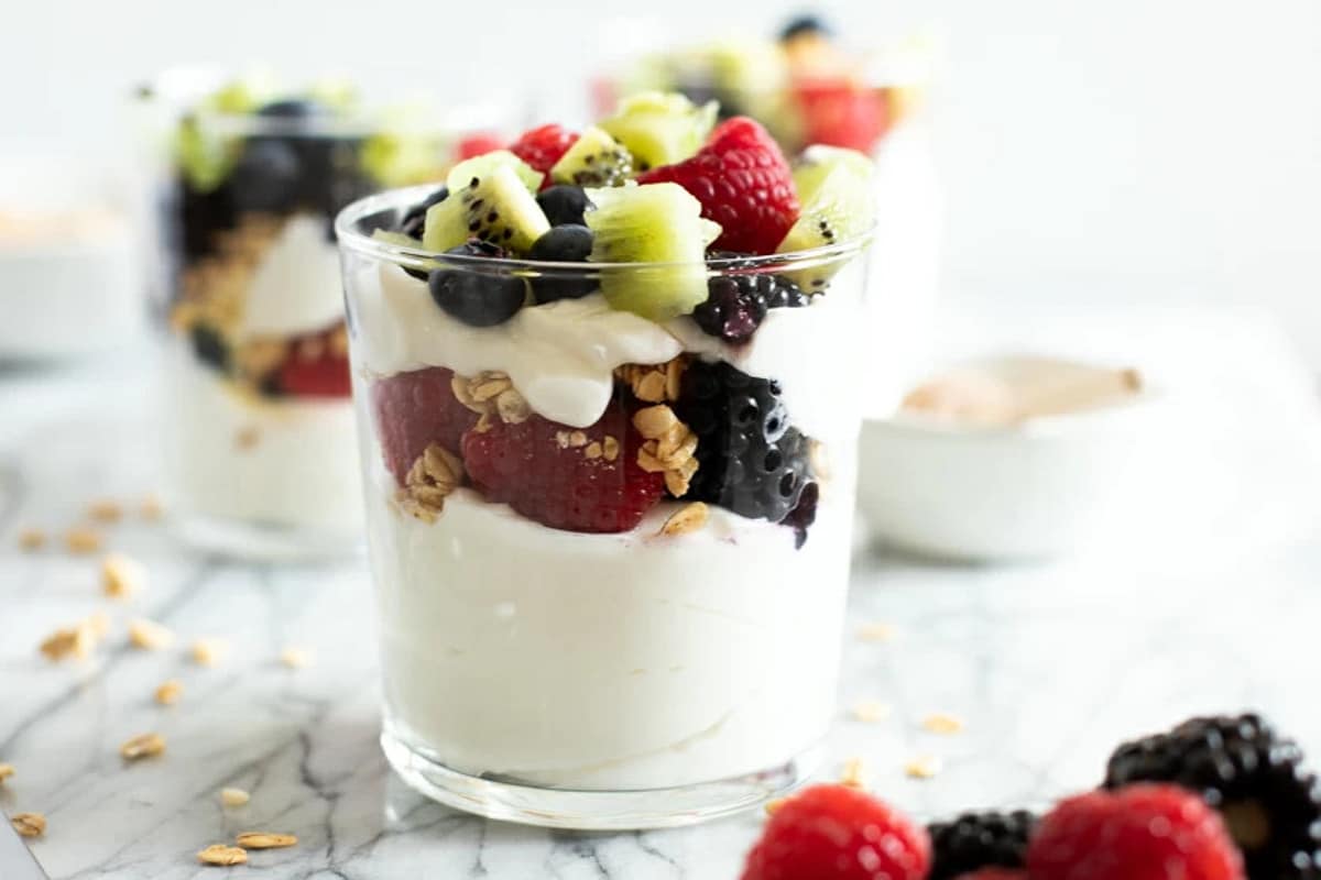healthy-yogurt-parfait-6.jpg.