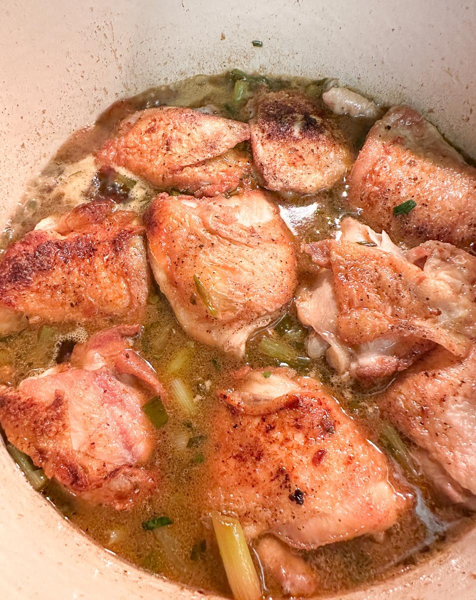braised chicken in pot.