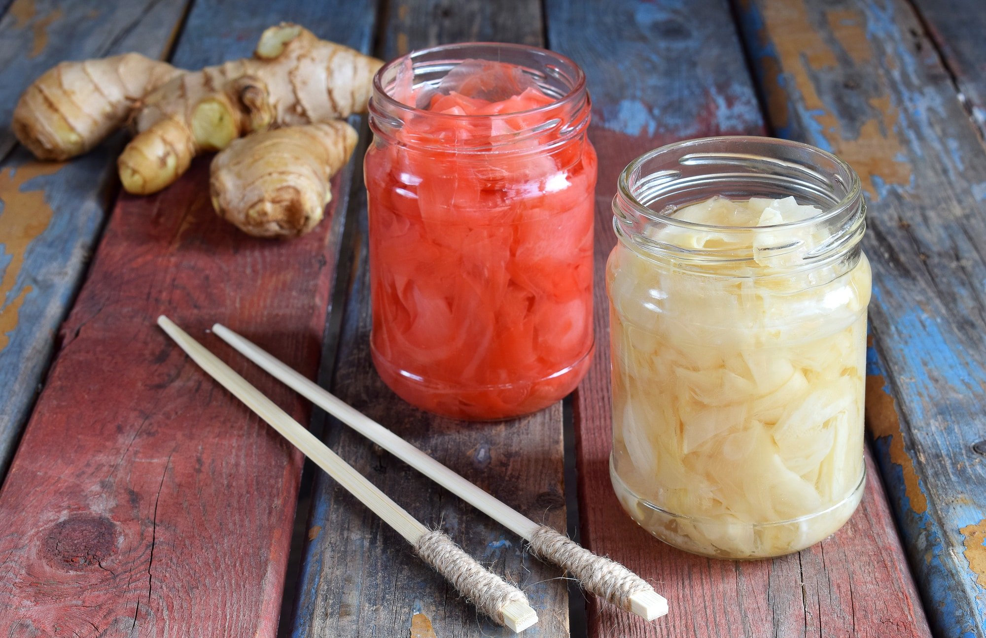 two kinds of pickled ginger.