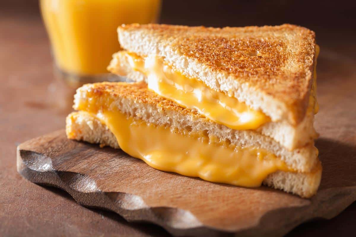 Grilled cheese using American Cheese.