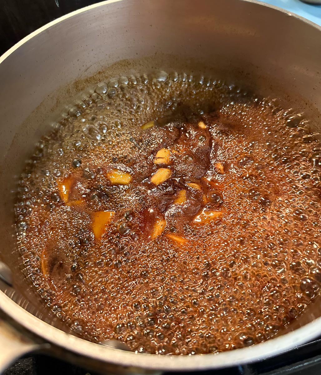 Low FODMAP Gingerbread Syrup in pan simmering.