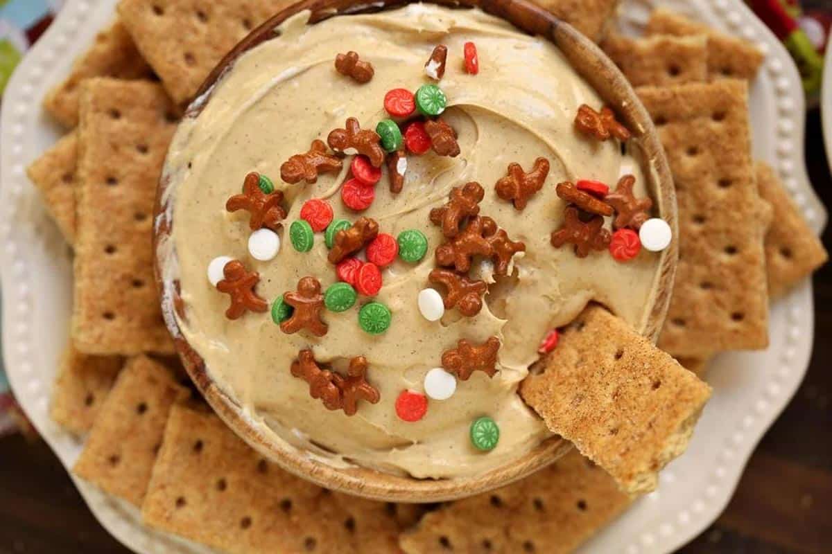 Quick-and-Easy-Gingerbread-Cheesecake-Dip.