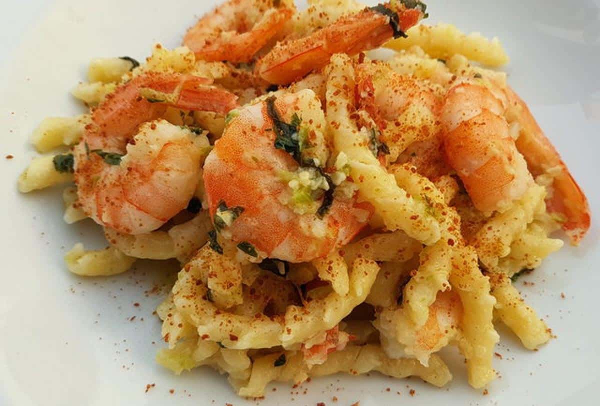Busiate-pasta-with-bottarga-and-prawns-3-640x433.