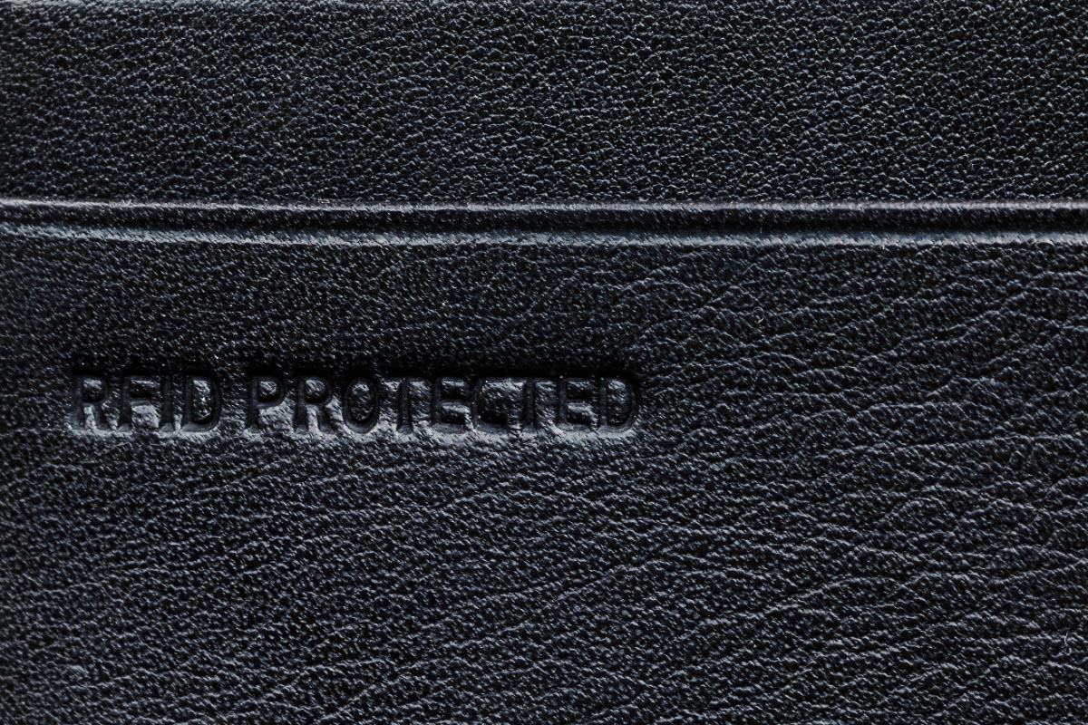 RFID wallet. Shutterstock_2068905389.