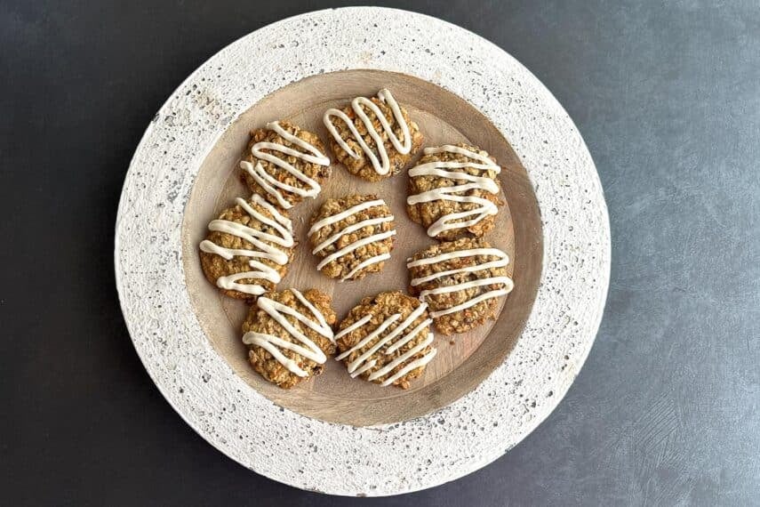 low FODMAP Carrot Cake Oatmeal Cookies on round plate.