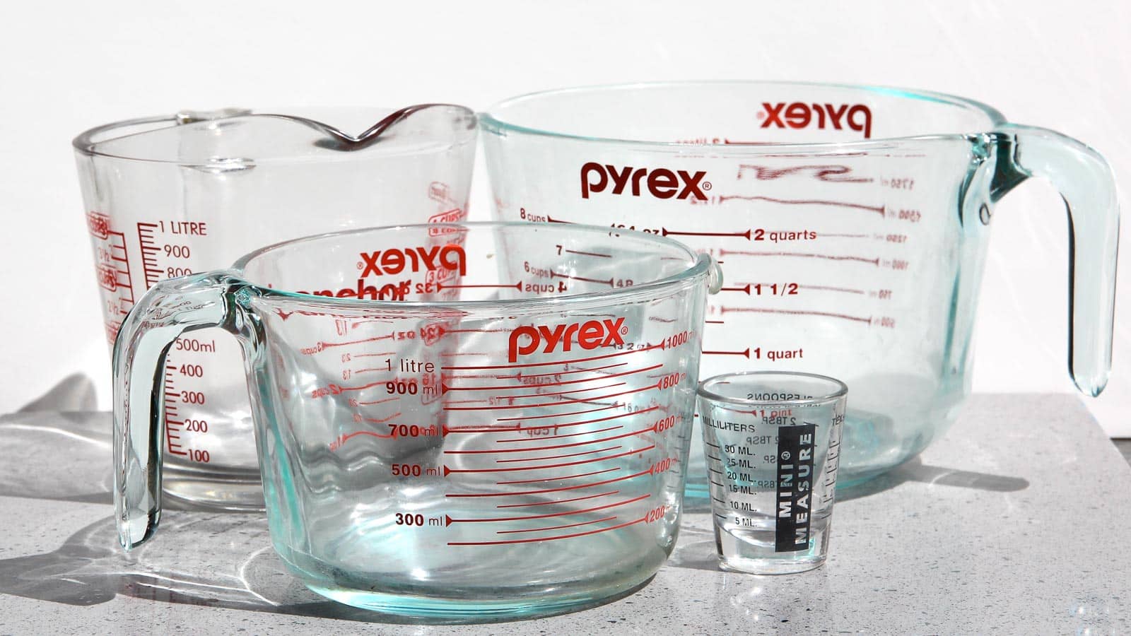 Liquid-measuring-cups.