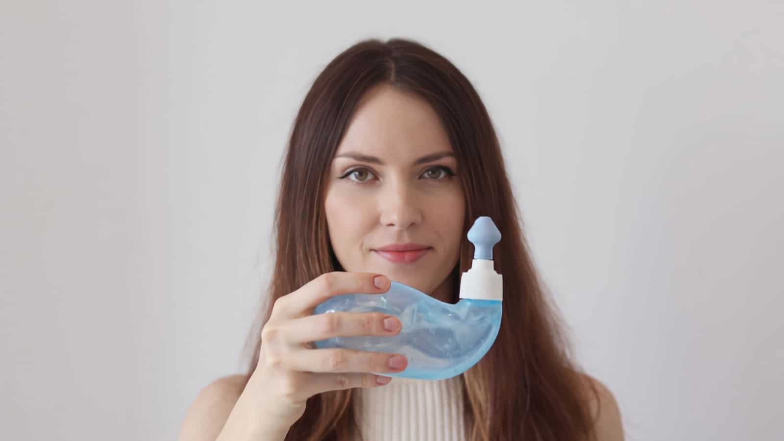 Neti pot. Nasal rinse. 
