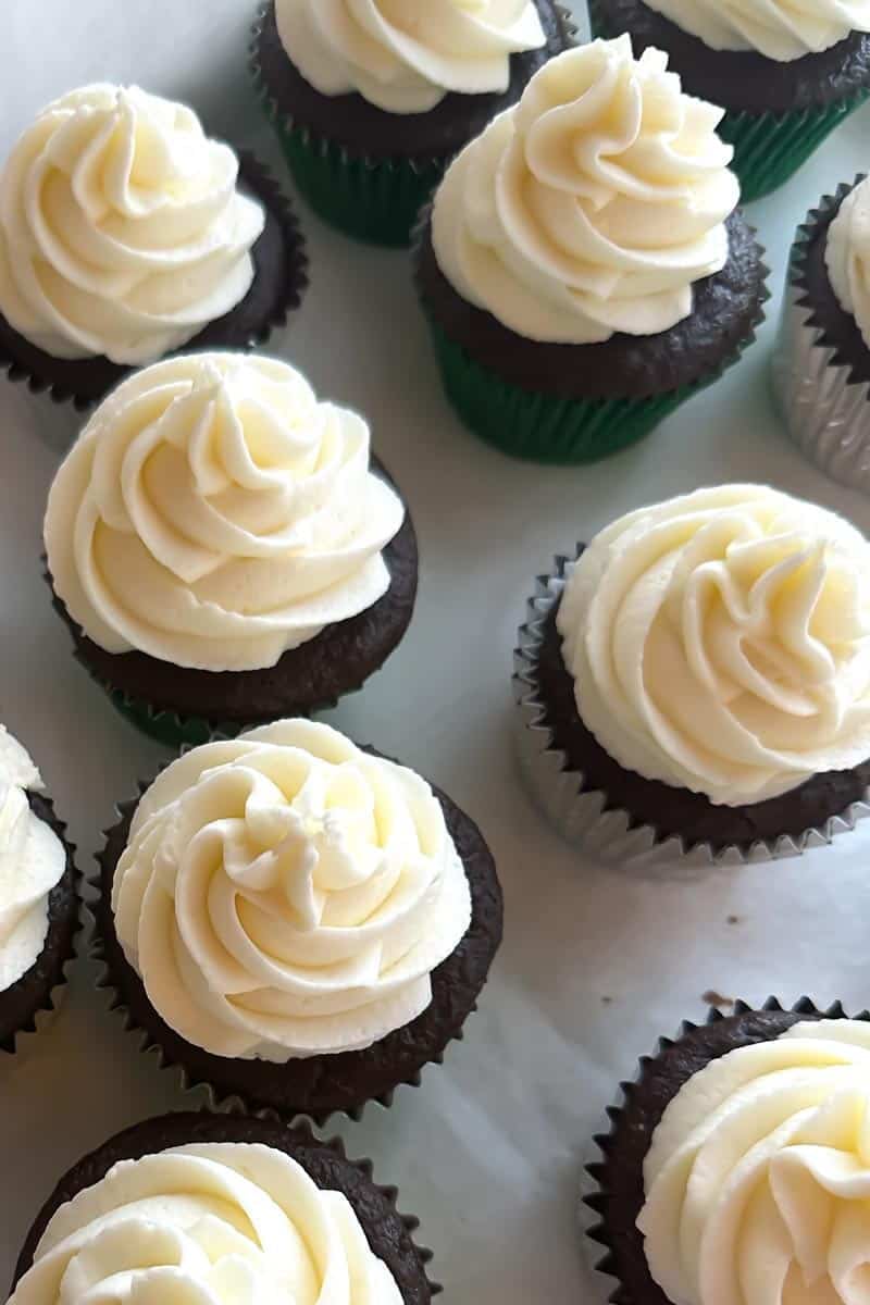 Low FODMAP American Buttercream Frosting on cupcakes.